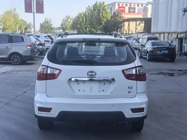 BYD S6 2016
