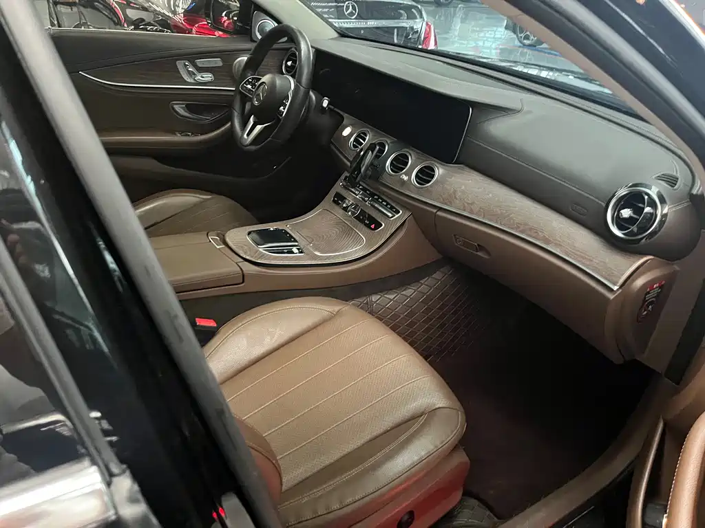 Mercedes-Benz E-Class 2019 — фото 10