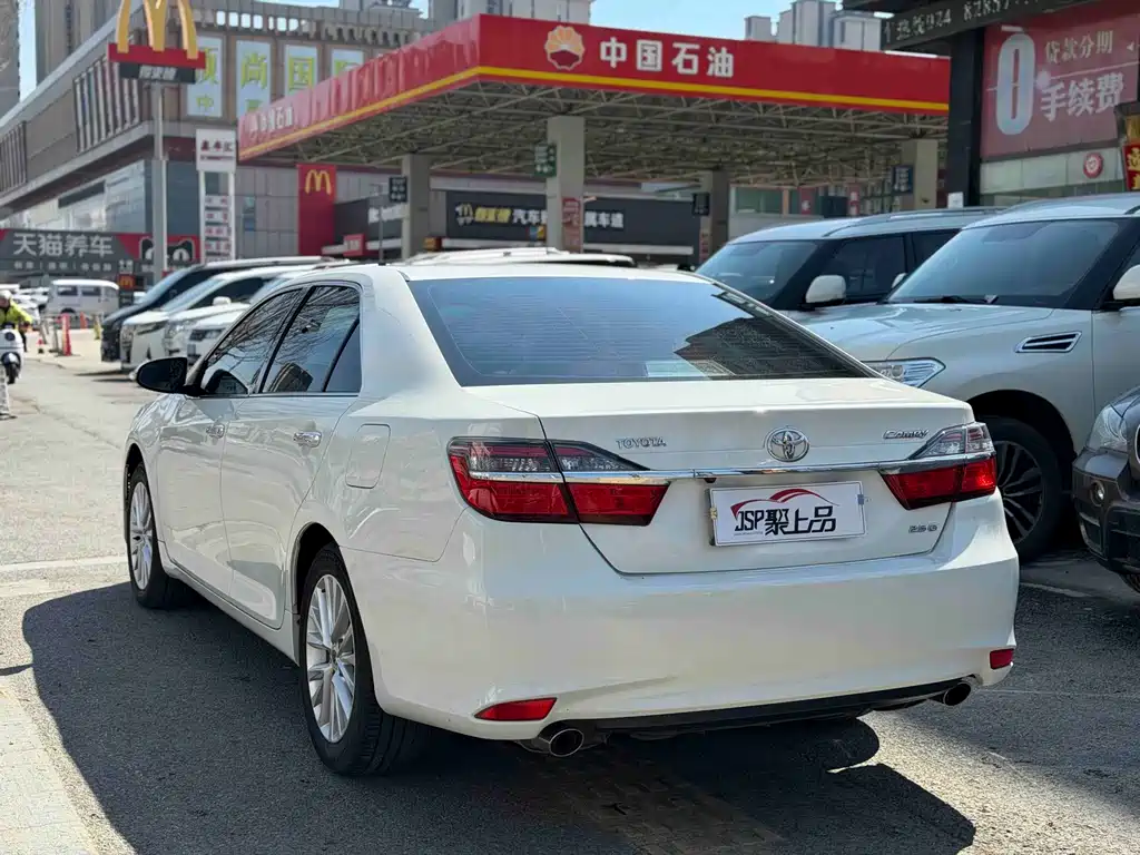 Toyota Camry 2016 — фото 15