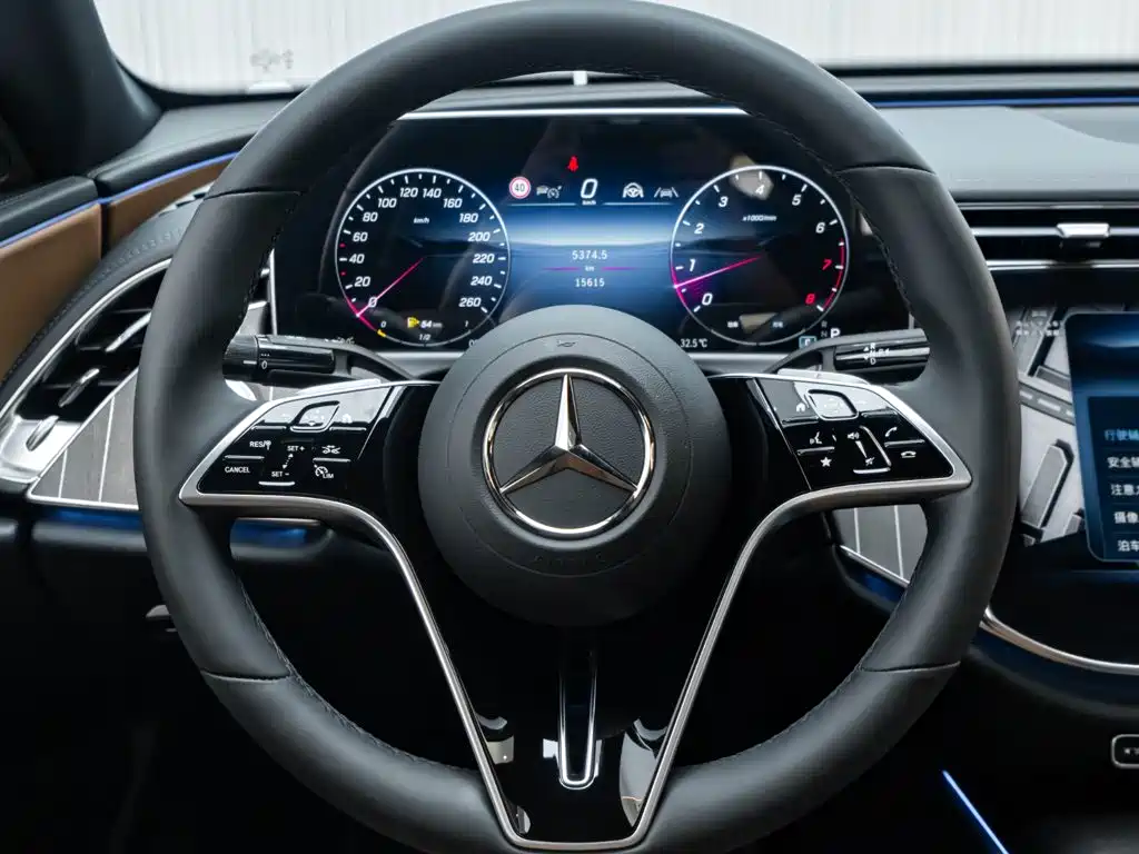 Mercedes-Benz E-Class 2025 — фото 14