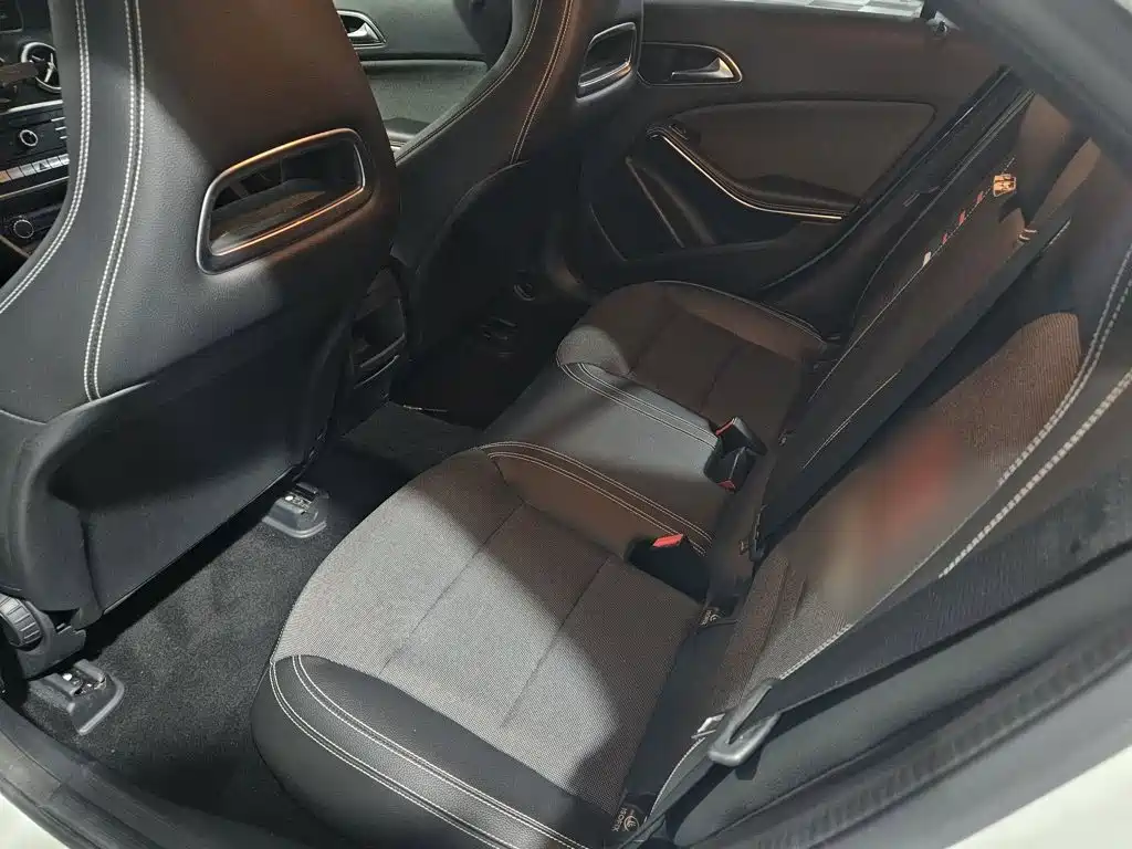Mercedes-Benz A-Class 2017 — фото 19