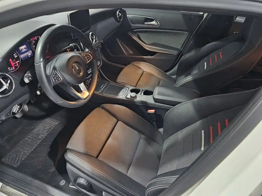 Mercedes-Benz A-Class 2017 — фото 18