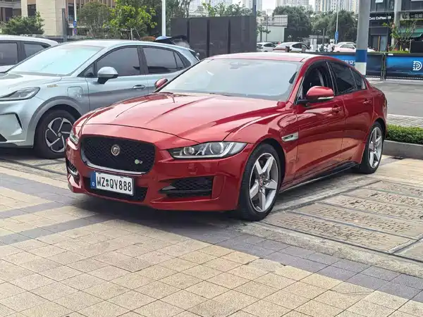 Jaguar XE 2015