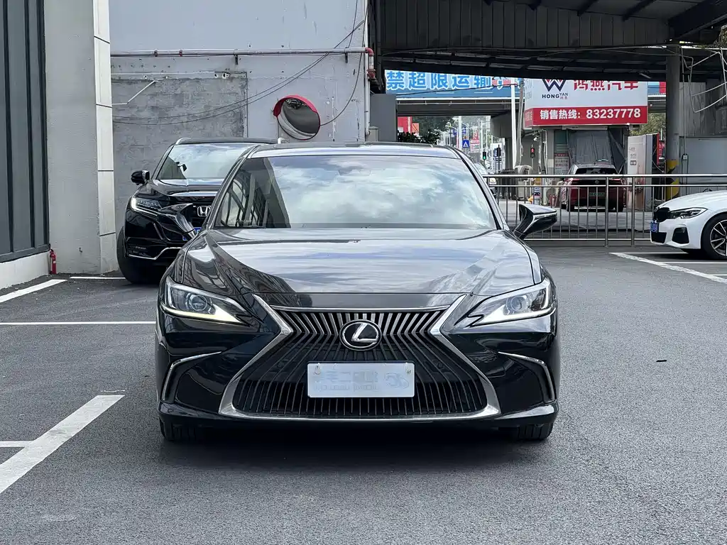Lexus ES 2018 — фото 5