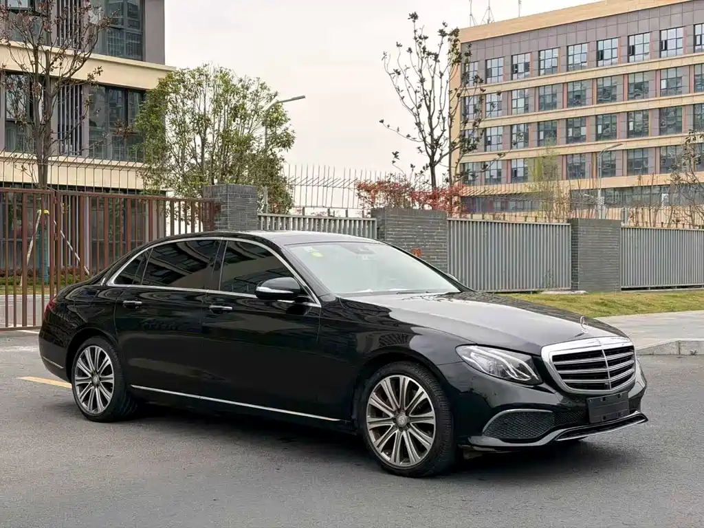 Mercedes-Benz E-Class 2017 — фото 3