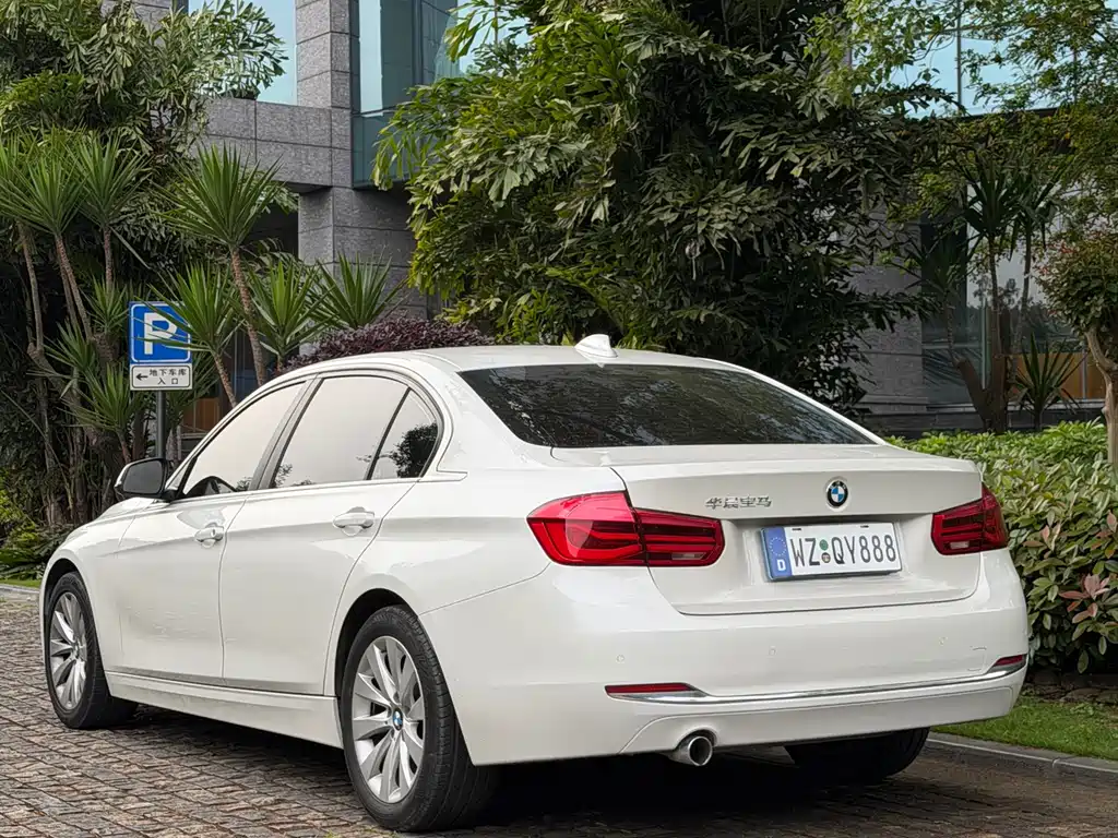 BMW 3 Series 2016 — фото 8