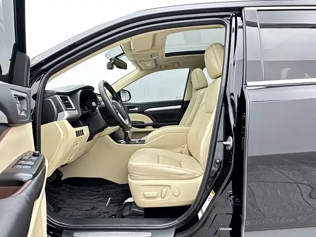 Toyota Highlander 2018 — фото 13