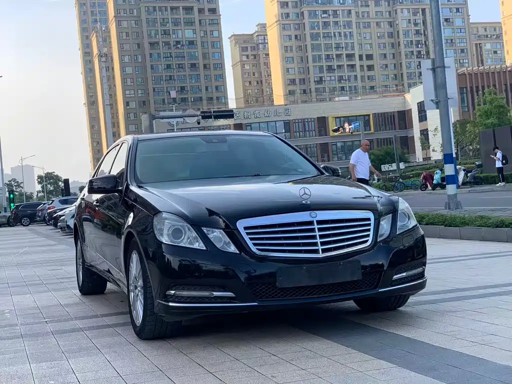 Mercedes-Benz E-Class 2012