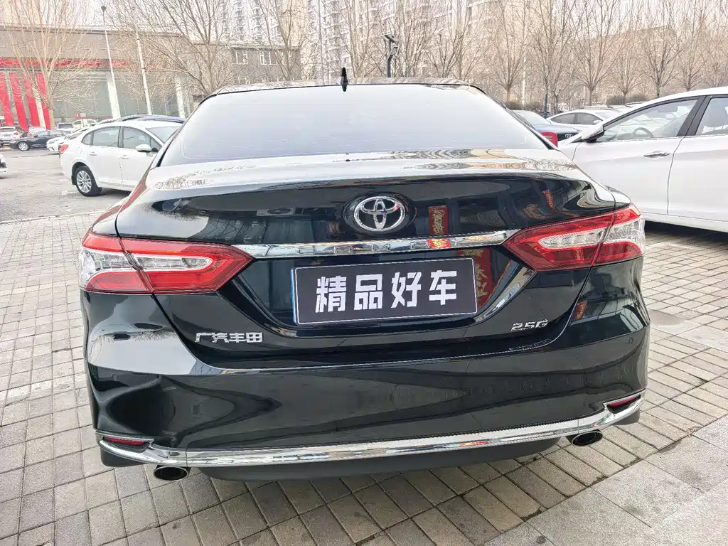 Toyota Camry 2023 — фото 5