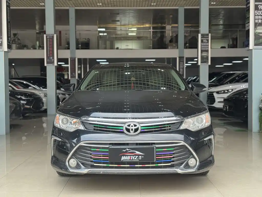 Toyota Camry 2017 — фото 2