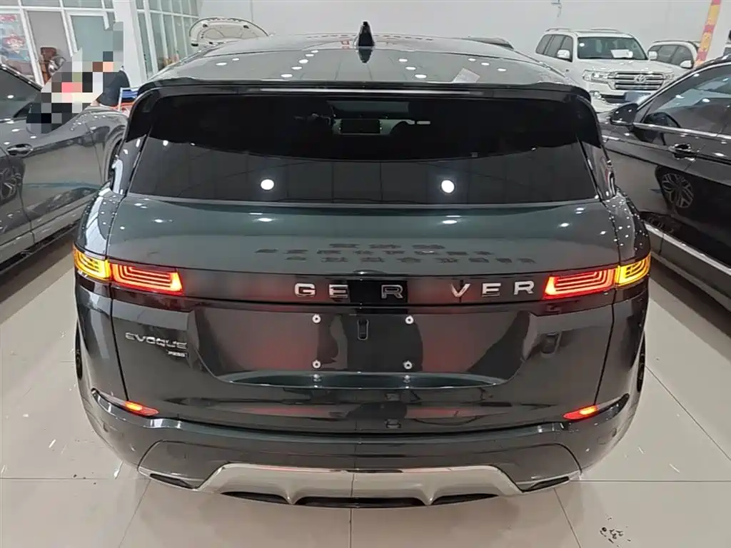 Land Rover Evoque 2023 — фото 6