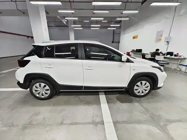 Toyota Yaris L 2022