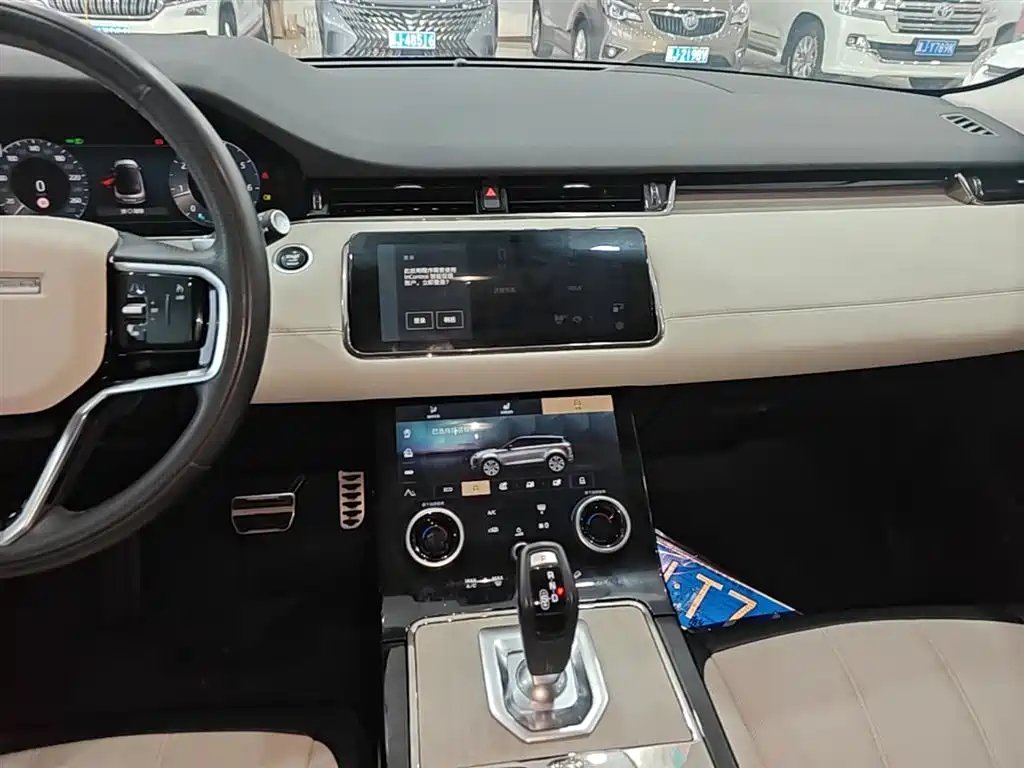 Land Rover Evoque 2023 — фото 13