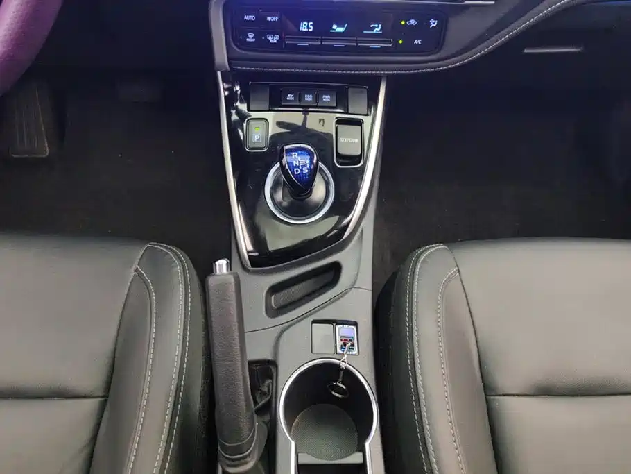 Toyota Corolla 2018 — фото 16