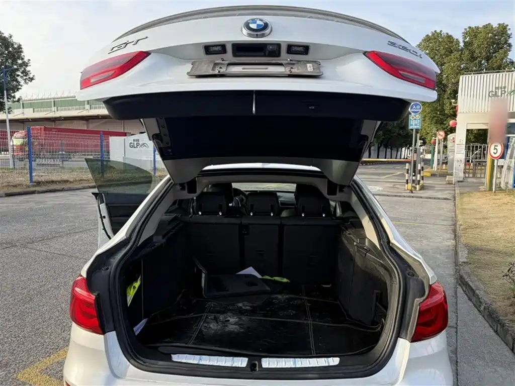 BMW 3 Series GT 2018 — фото 11