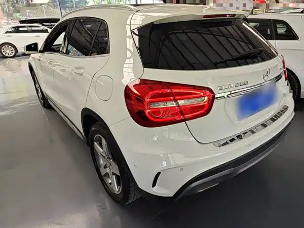 Mercedes-Benz GLA 2015