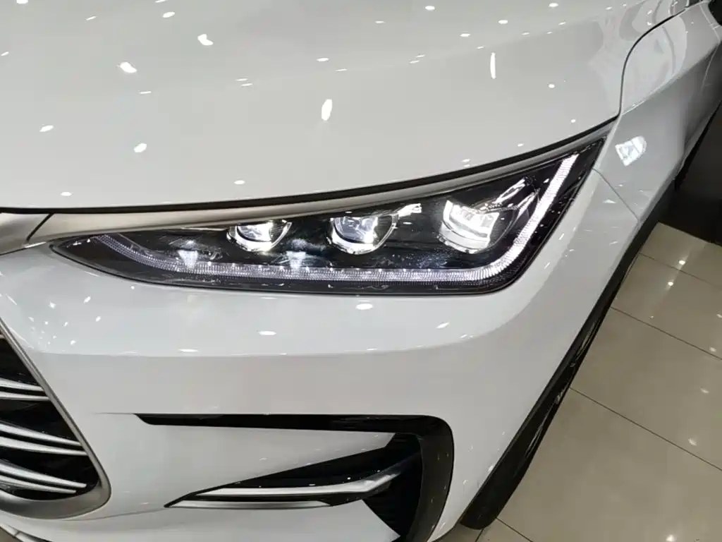 BYD Tang New Energy 2023 — фото 24