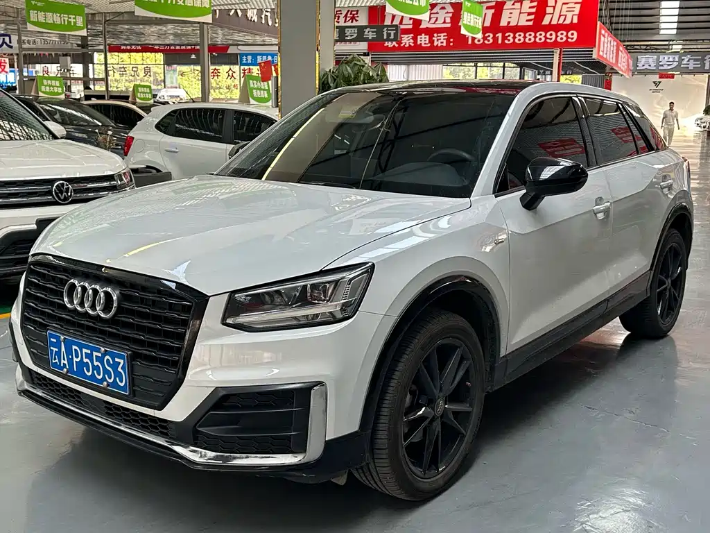 Audi Q2L 2019 — фото 1