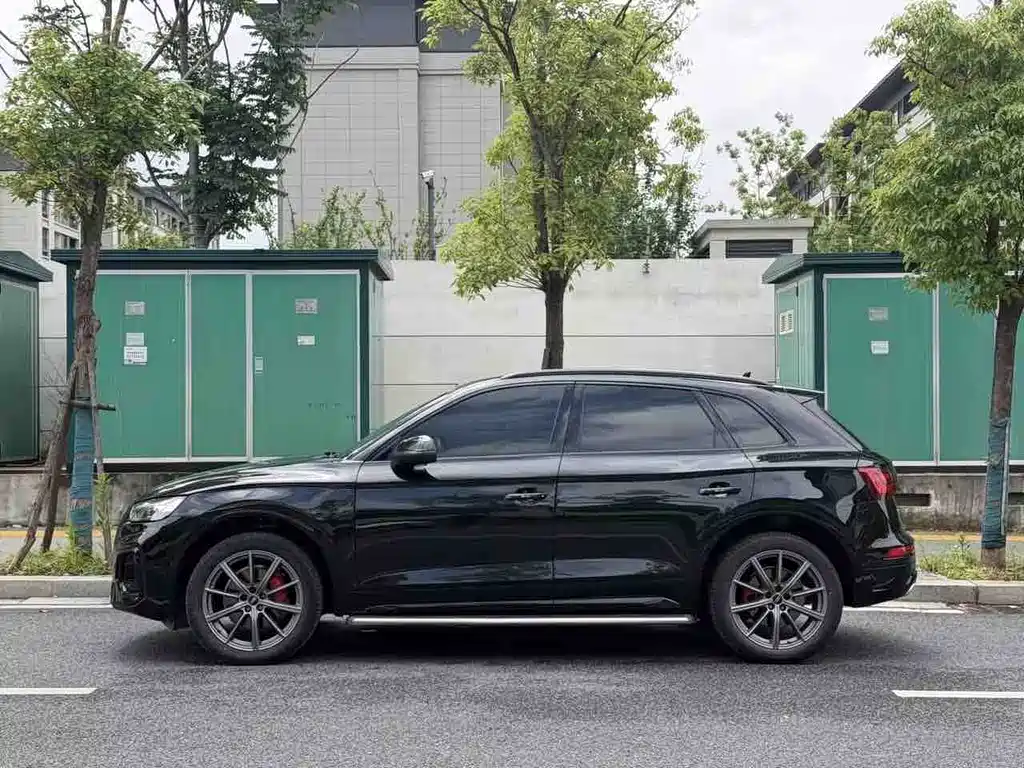 Audi Q5L 2022 — фото 2