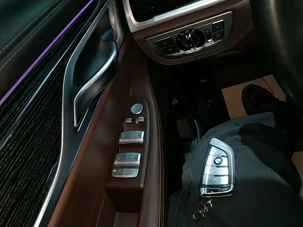 BMW 7 Series 2018 — фото 9