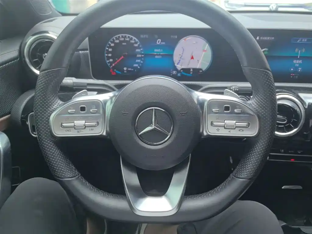 Mercedes-Benz A-Class 2019 — фото 11