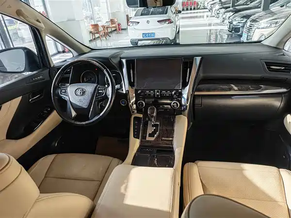 Toyota Vellfire 2021