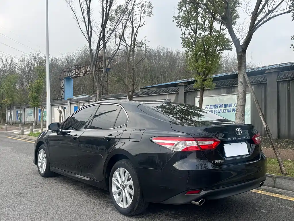 Toyota Camry 2023 — фото 6