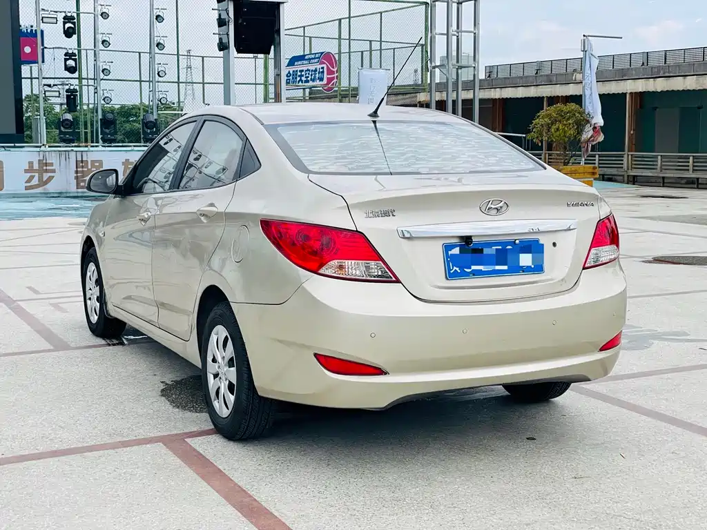 Hyundai Accent 2013 — фото 13