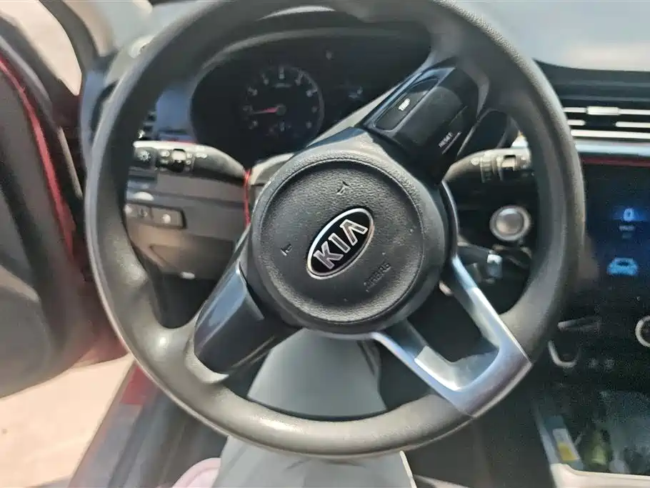 Kia KX Cross 2018 — фото 15