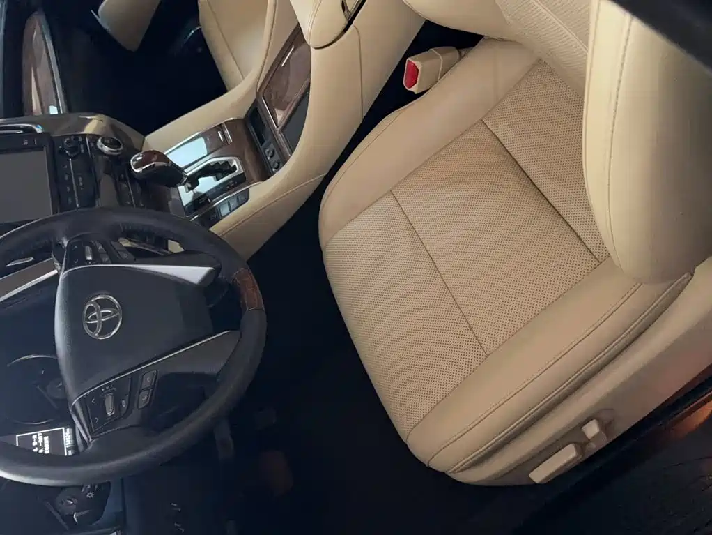 Toyota Alphard 2017 — фото 20