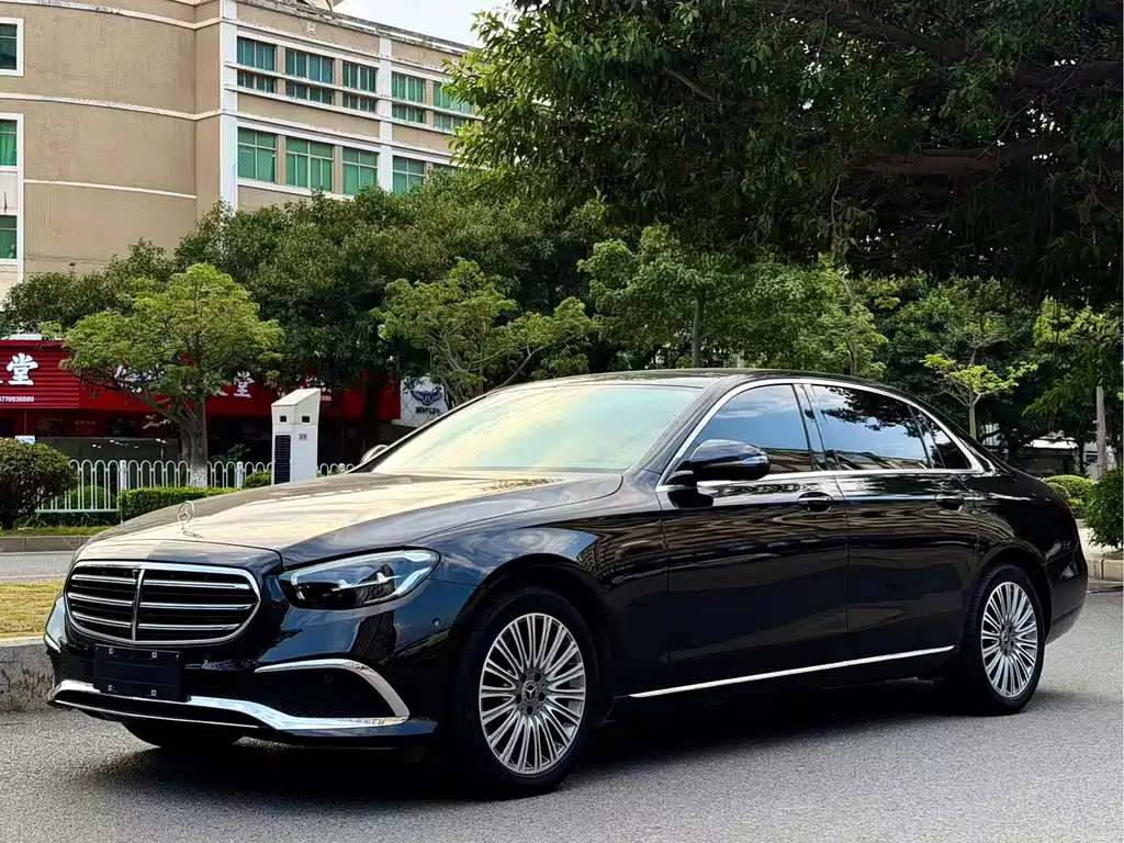 Mercedes-Benz E-Class 2023 — фото 1