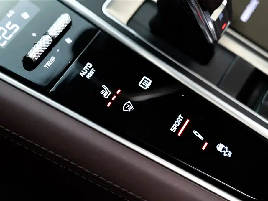 Porsche Panamera 2018 — фото 18