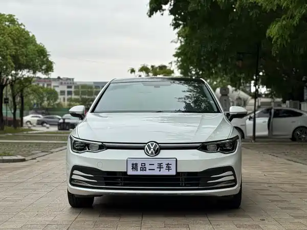 Volkswagen Golf 2024