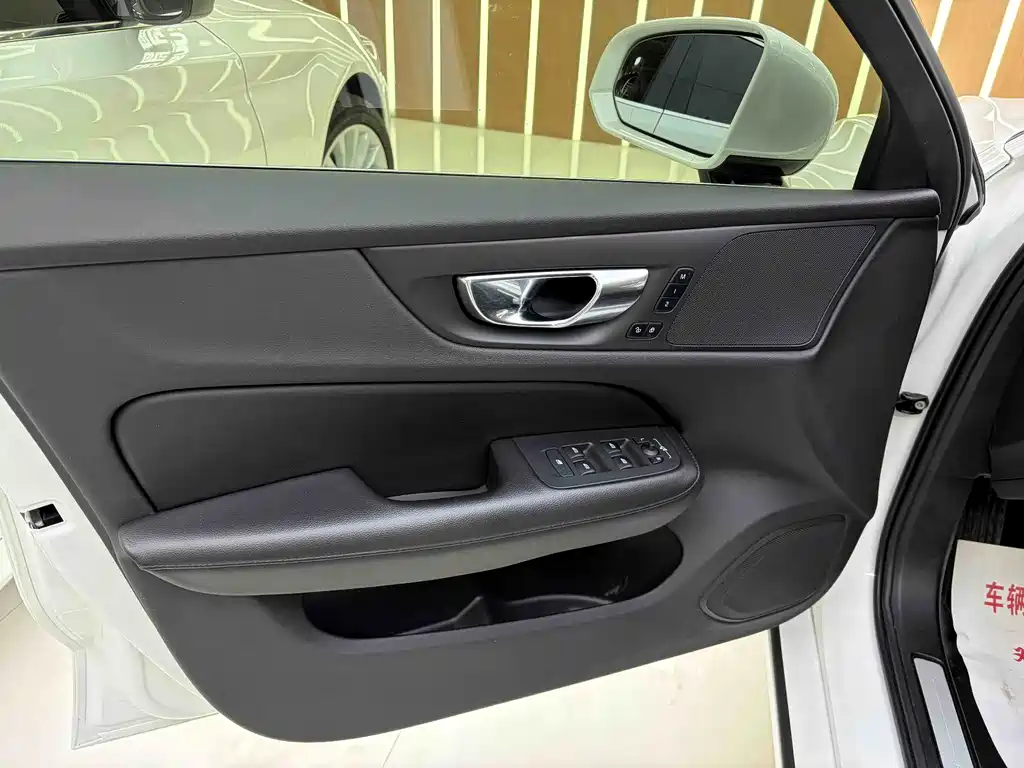 Volvo S60 PHEV 2020 — фото 14