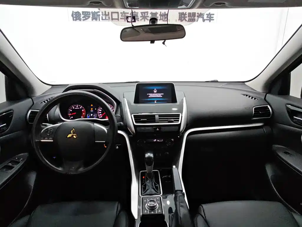 Mitsubishi Eclipse Cross 2023 — фото 10