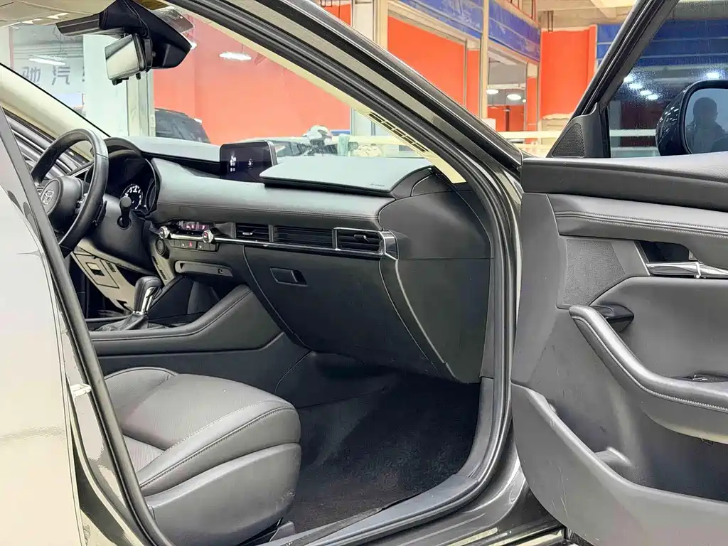 Mazda 3 Axela 2022