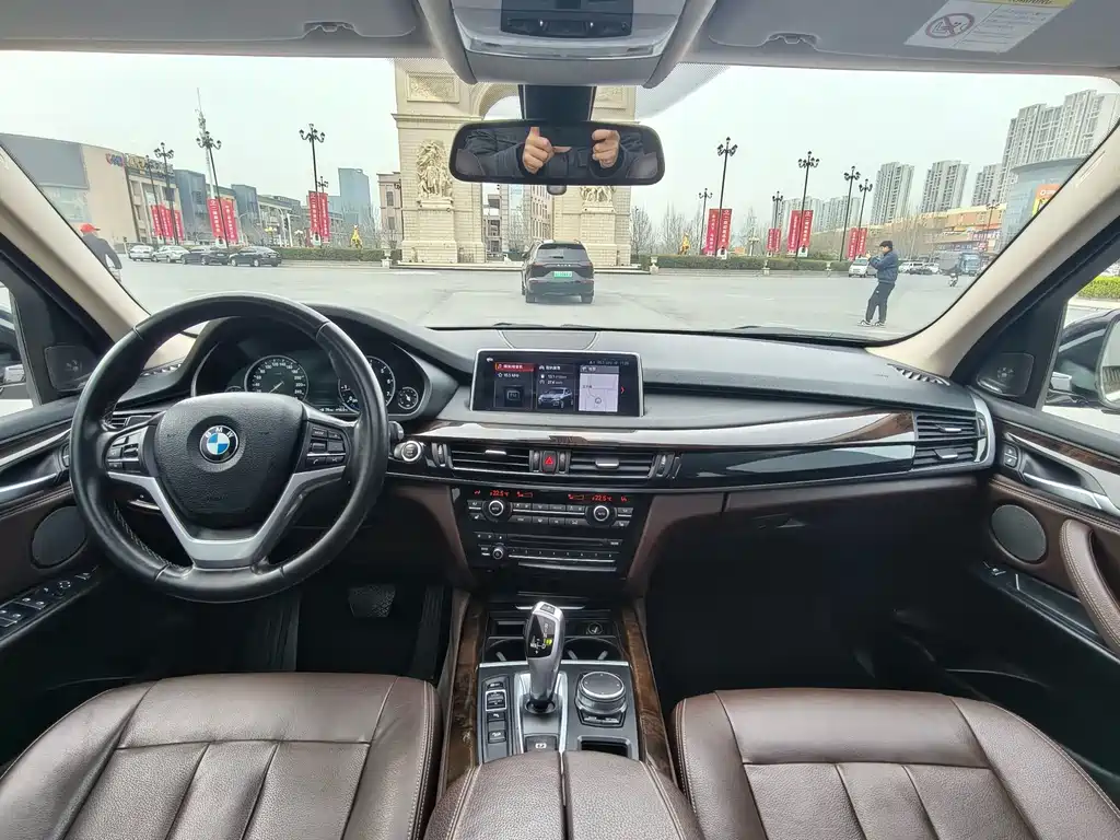 BMW X5 2018 — фото 9