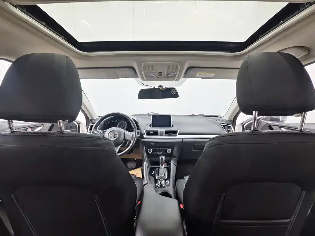 Mazda 3 Axela 2015 — фото 10