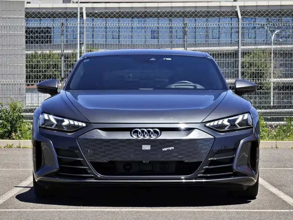 Audi e-tron GT 2024 — фото 2