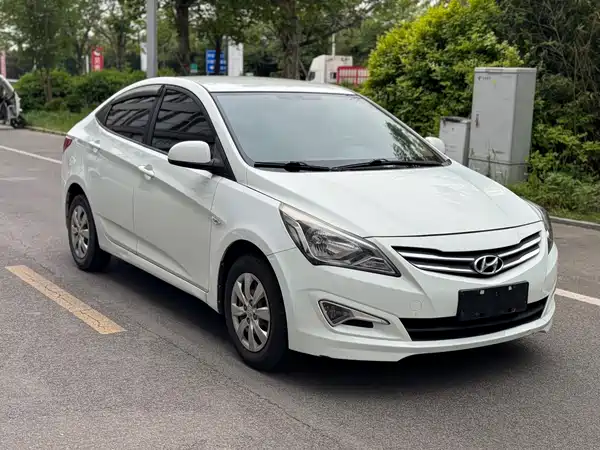 Hyundai Accent 2014