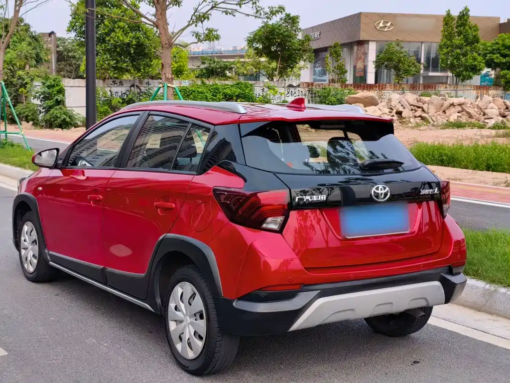 Toyota Yaris L 2020 — фото 25