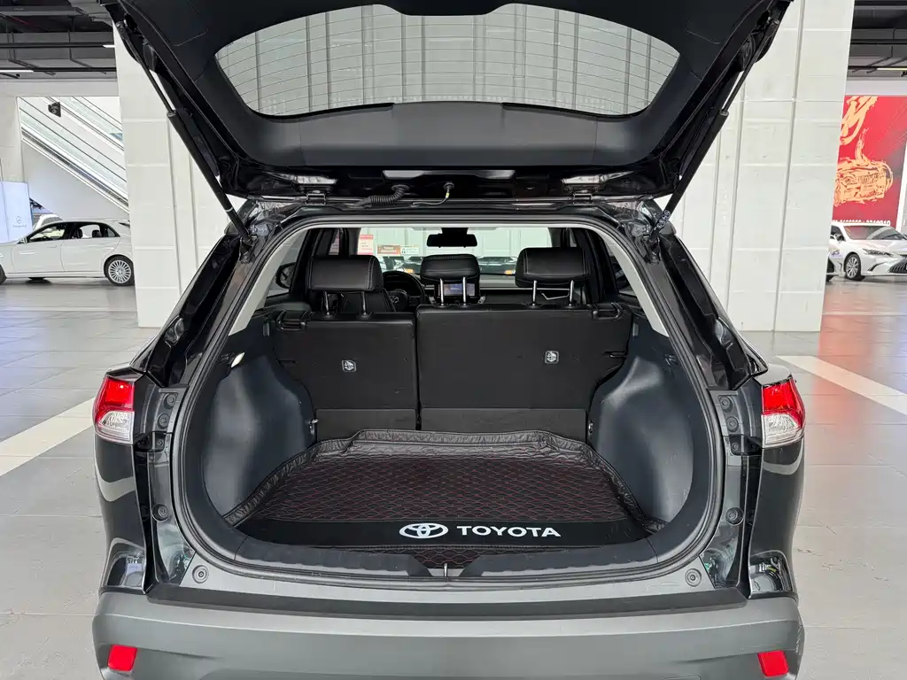 Toyota Corolla Cross 2023 — фото 17