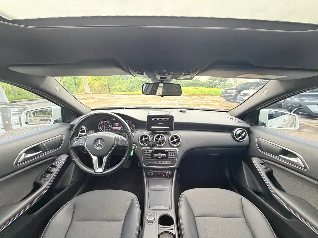 Mercedes-Benz A-Class 2016 — фото 17