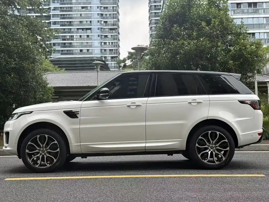 Land Rover Range Rover Sport 2022 — фото 4