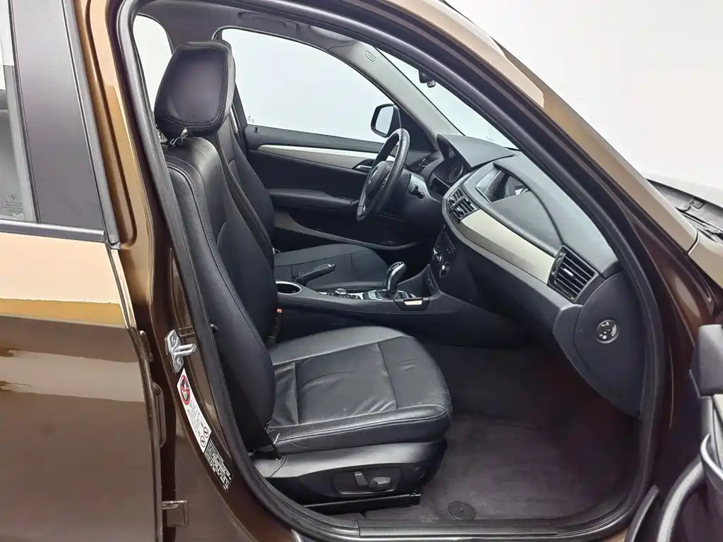 BMW X1 2015 — фото 23