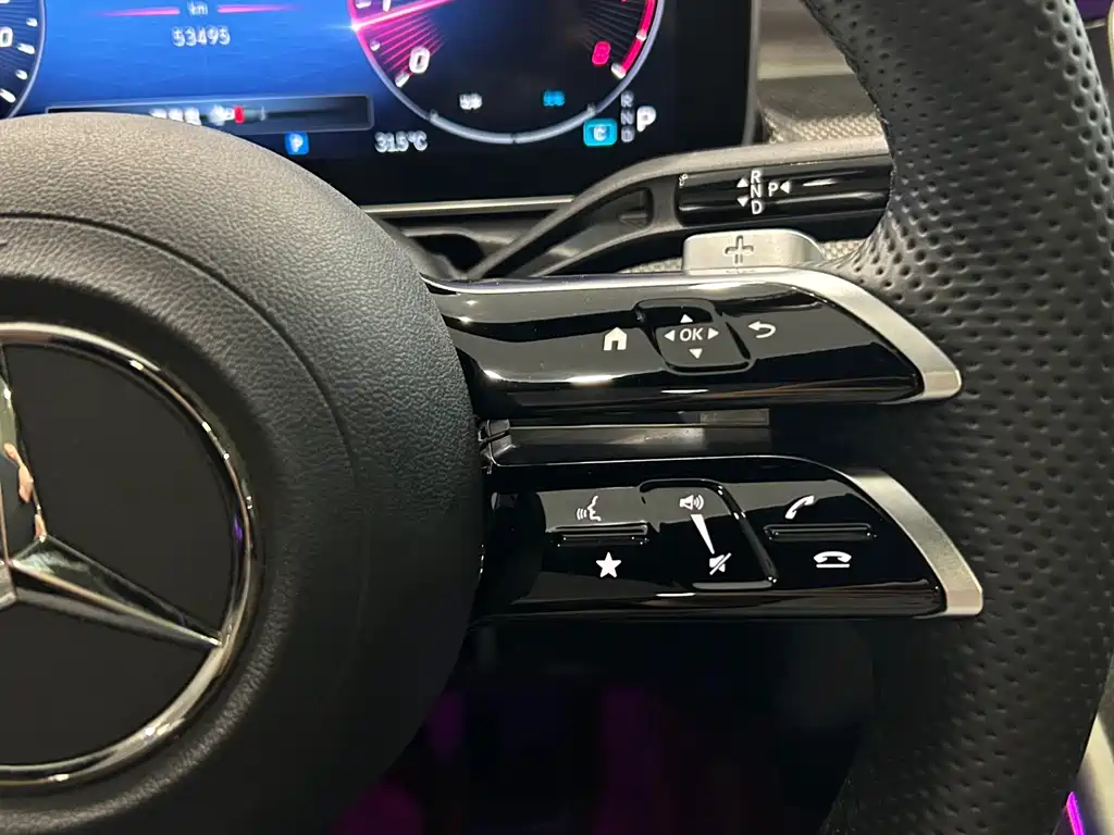 Mercedes-Benz C-Class 2023 — фото 12