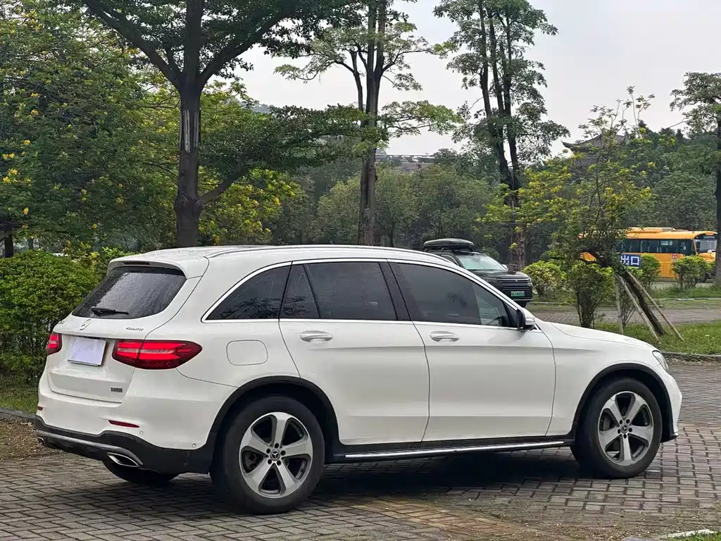 Mercedes-Benz GLC 2017 — фото 10