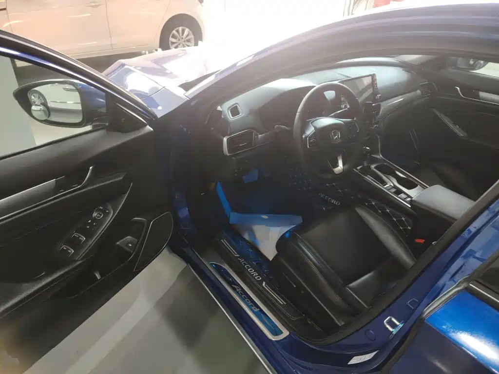 Honda Accord 2018 — фото 12
