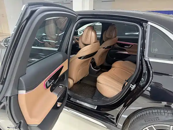 Mercedes-Benz E-Class 2024