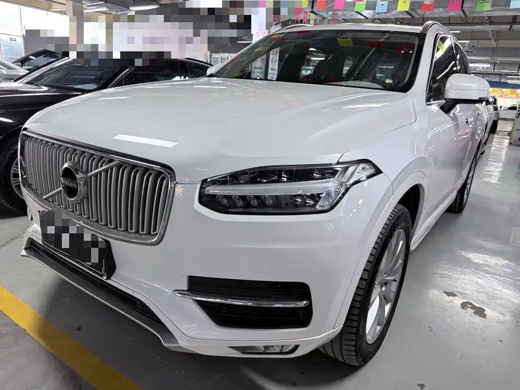 Volvo XC90 2018 — фото 1